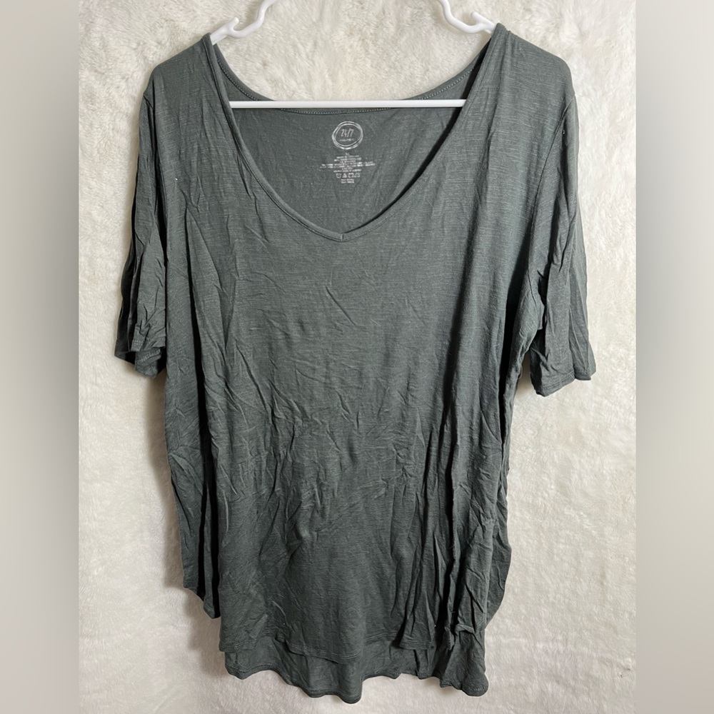 Maurices 24/7 tshirt